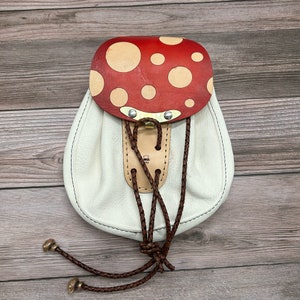 Pilz Leder Sporran | Pilz Beutel | Ledersporran | Gürteltasche | Leder Gürteltasche | Pilz Tasche | Elfen Tasche | Feen Beutel