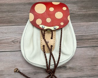 Handmade Mushroom Leather Sporran – Rustic Belt Pouch for Renaissance Fair, LARP & Festival Wear
