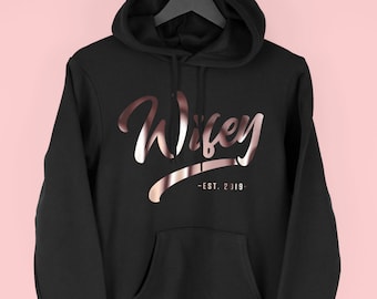 Personalisierter Wifey Hoodie, Hochzeit Hoodie, Frau Hoodie, Braut Geschenke, Flitterwochen Top, Geschenke für Sie, New Mrs Hoodie, Jungvermählt, Von Mr Porkys ™