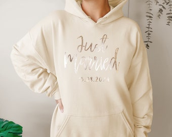 Just Married Hoodie, Custom Wedding Gift, Honeymoon Hoody, Newlywed Hoodie, Gift for the Bride, Wedding Day Gift, By Mr Porkys™