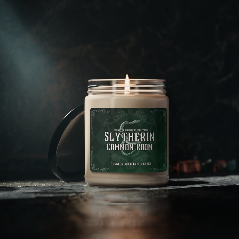 Common Room Scented Candles. Scents of Hogwarts Collection. Experience