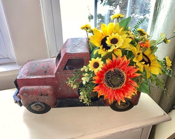 Large Farmhouse Red Truck, Farmhouse Red Truck, Rustic Red Truck, Autumn Truck, Sunflower Truck, RusticRed Pickup Truck, Porch Truck Planter