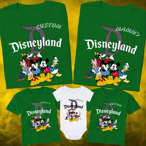 Magliette per le vacanze in famiglia a Disneyland – Magliette personalizzate con nome – Abiti coordinati con Topolino, Minnie e i suoi amici – Magliette per le gite al parco