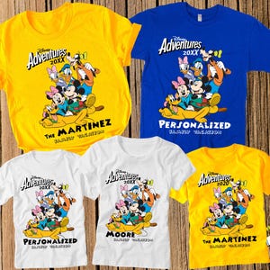 Gepersonaliseerde Disney-shirts voor familievakanties, bijpassende T-shirts voor Mickey & Friends, aangepast jaarnaam, T-shirts voor Disneyland-reis 2025