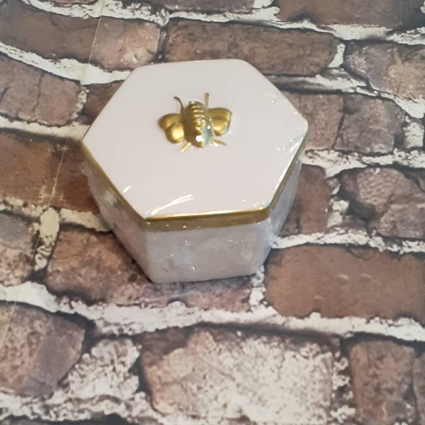 Bee jewelry box