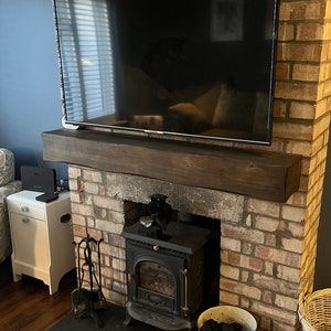 Scheune Kamin Mantel, Kamin Mantel, Kamin Mantel aus zurückgefordert Holz, Schwimmenden Mantel, Rustikaler Mantel Regal, Wandregal, Geschenk für Zuhause