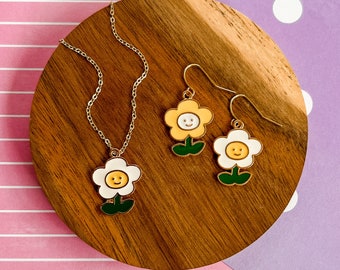 Enamel Happy Flower Necklace – Gold Plated Children's Jewelry