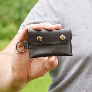 Cartera pequeña de cuero con llavero para hombre, Cartera negra para tarjetas de crédito con, Cartera sencilla con llavero, Cartera con bolsillo frontal imagen 1