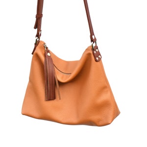 Slouchy Leder Umhängetasche für Frau, Braune kleine Leder Hobo Tasche für den Alltag, Weiche Slouchy Hobo Umhängetasche, Naturleder Minitasche