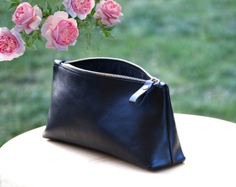 Black small leather makeup bag for woman, Leather toiletry bag women, Dopp kit women with zipper, Toiletry pouch, Leather accessories pouch