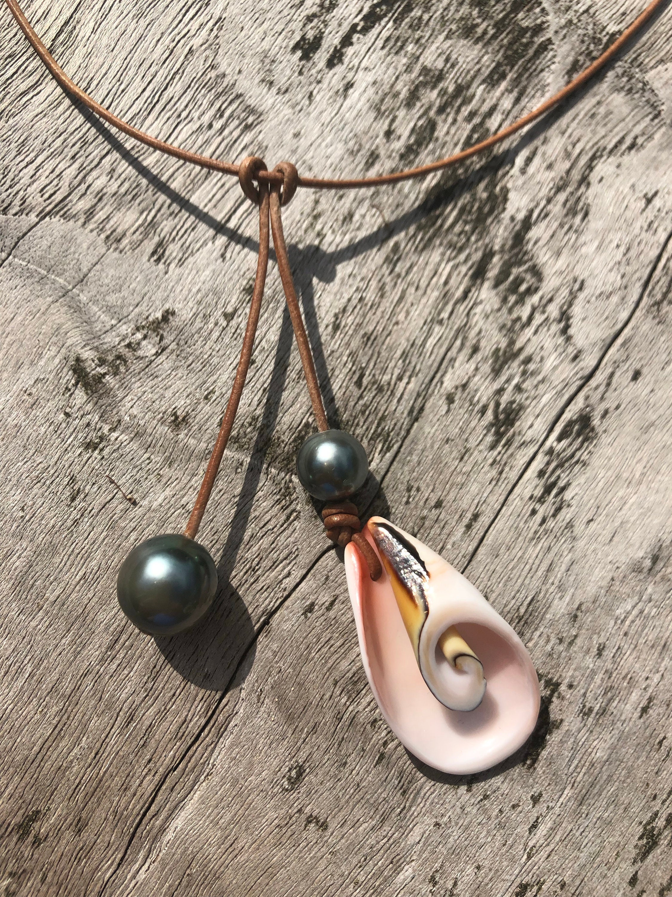 Conch shell and Tahitian pearl necklace