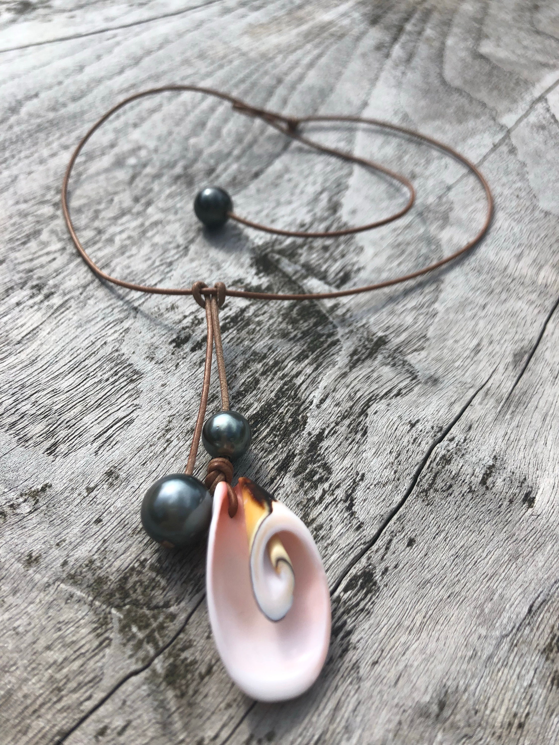 Conch shell and Tahitian pearl necklace