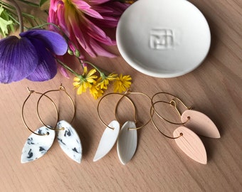 Hoop earrings for women in white and colored porcelain tinted in the mass Dahlia Collection