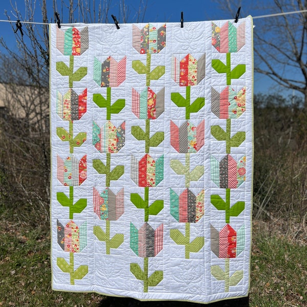 Handmade 'Tulip Market' Quilt