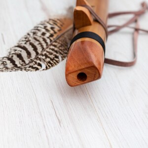 native flute of bamboo key in G 440 Hz .
This healing flute instrument have a beautiful  peruvian cloth case.
5 holes