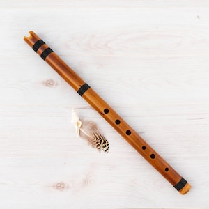 Quenacho Flute from Bamboo in key C (Do) with case