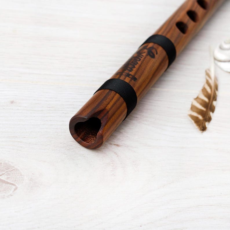 mouthpiece of Quenilla Flute Professional handmade in Jacaranda Wood key in D (Re).
