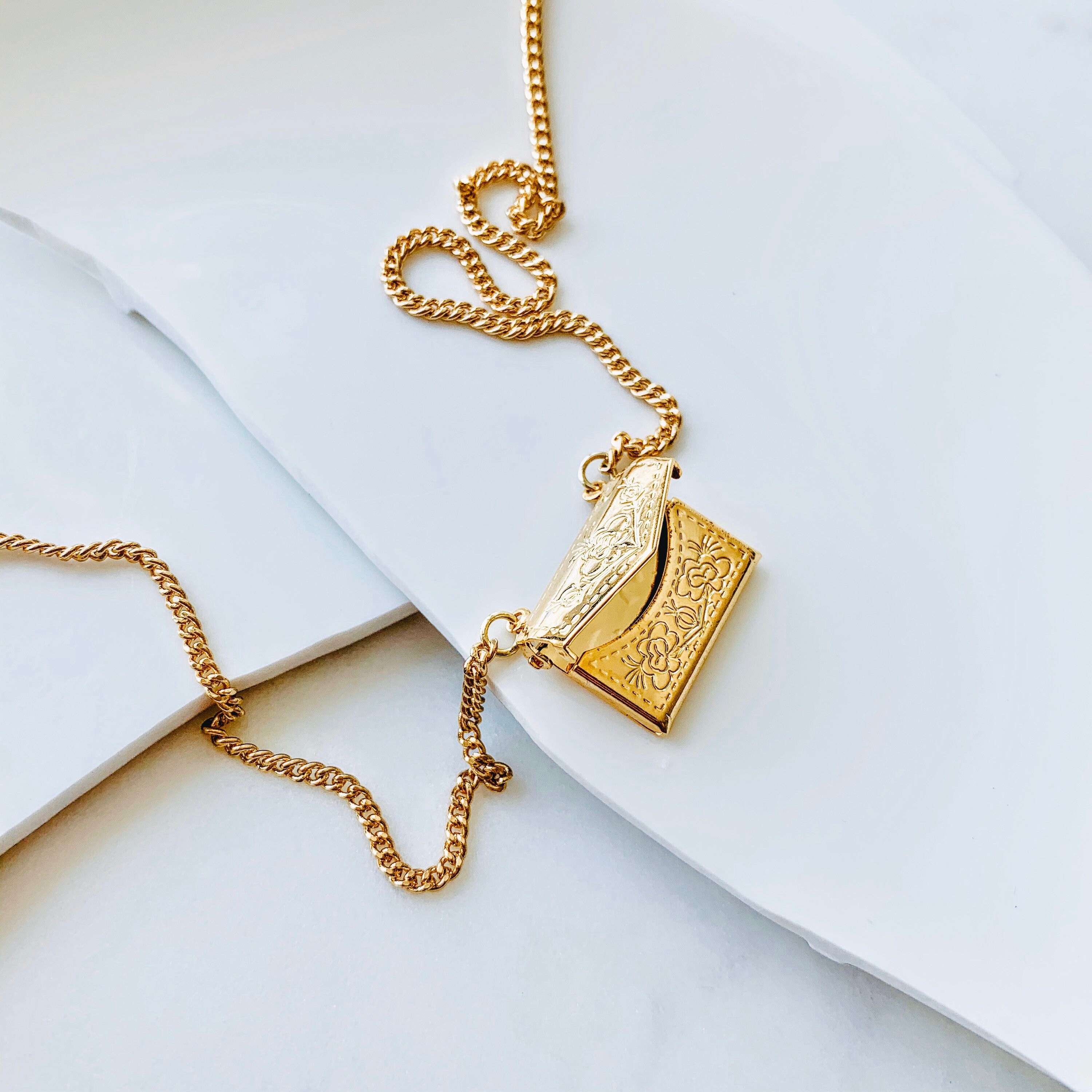 Gold Locket Necklace Locket Necklace Locket Jewelry Gold Etsy Ireland