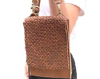 Mini bolso de piel trenzada, bandolera con solapa, bolso marrón pequeño para mujer, bolso de piel trenzada, bolso pequeño de piel hecho a mano, bolso bohemio