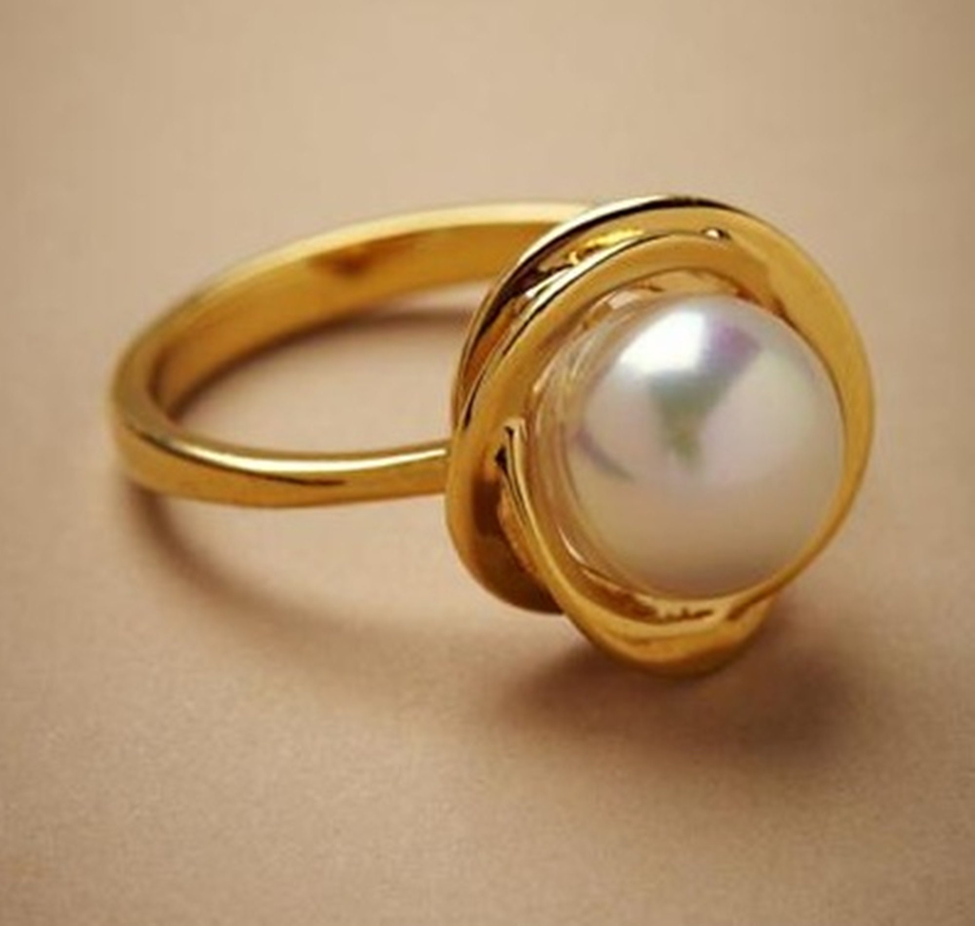SPE Gold - Leaf Design Gold Ring For Women - Poonamallee