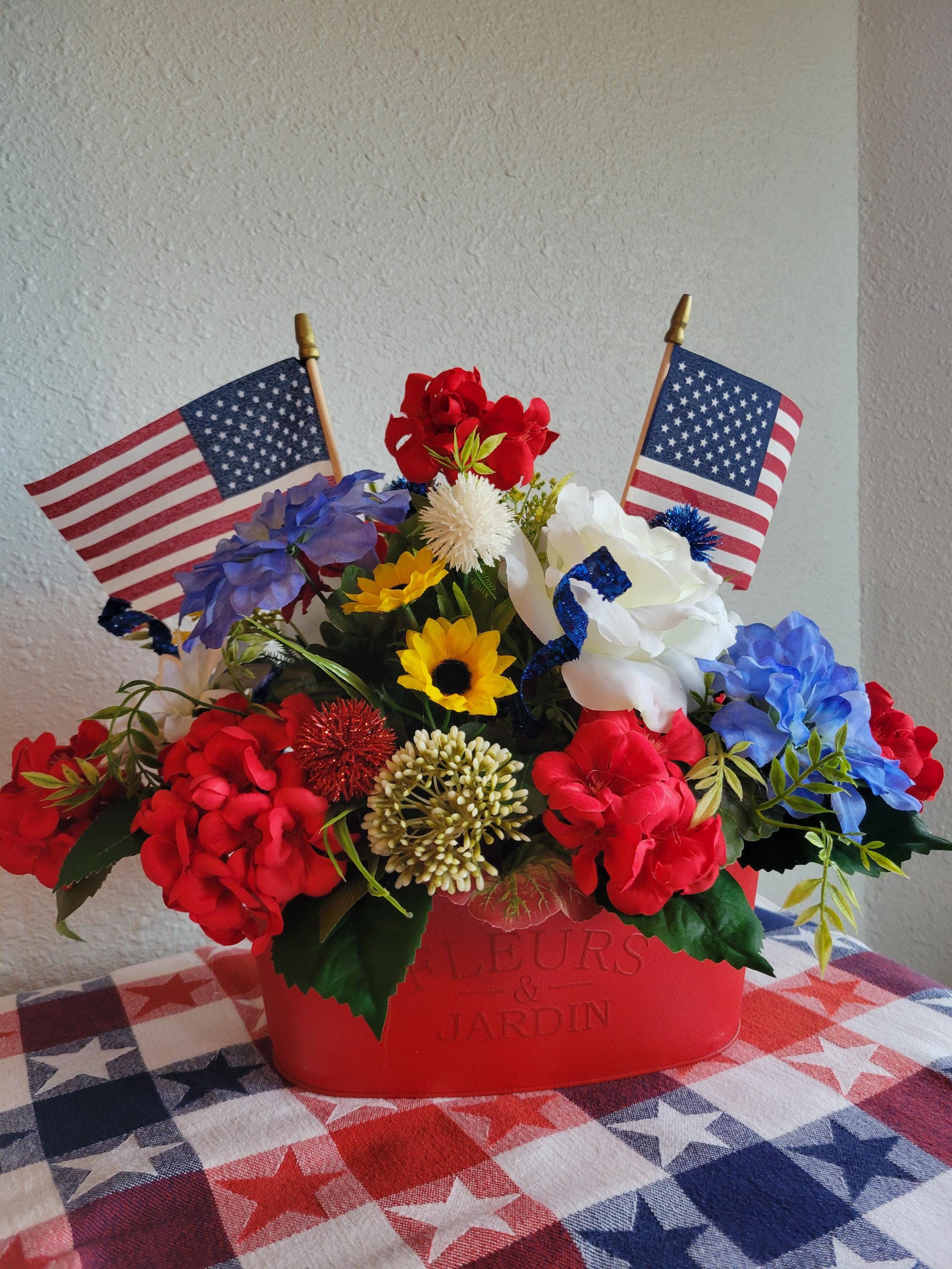 Patriotic Floral Centerpiece: Red Geranium, Blue Zinnia, 4th July Decor ...