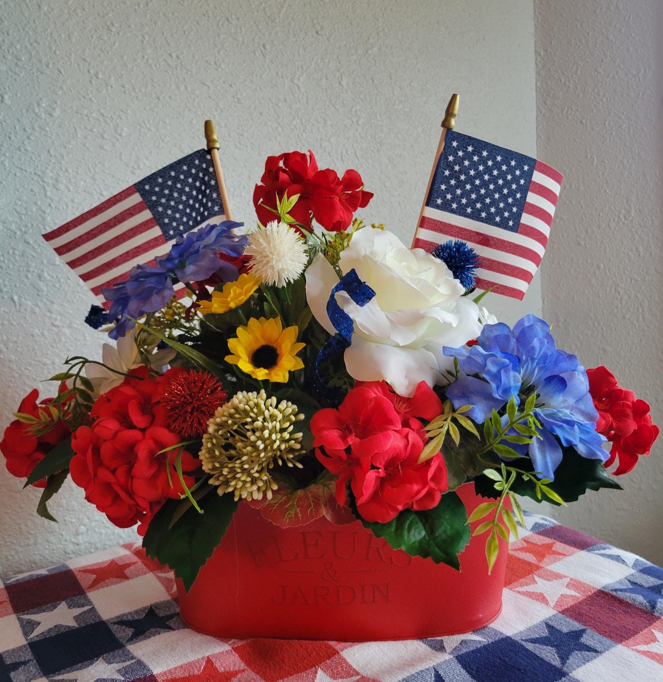 Patriotic Floral Centerpiece: Red Geranium, Blue Zinnia, 4th July Decor ...