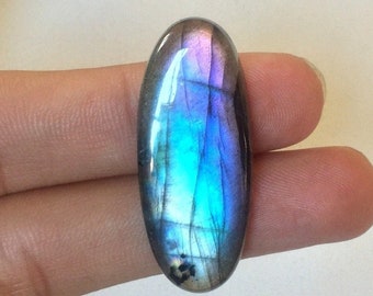 Jewellery Gemstone Designer Cushion Shape Purple Labradorite Loose Gemstone AAA Quality Purple Labradorite Cabochon Size 29*10*7mm 21Cts