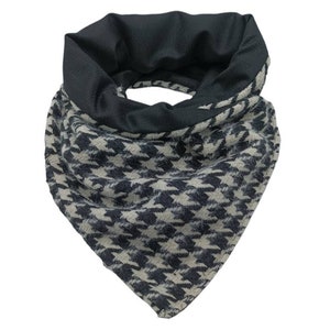 Snap neck warmer in wool fabric. Snap scarf, warm, soft, elegant, urban style. Women's Scarf. Men's scarf. Christmas gift.