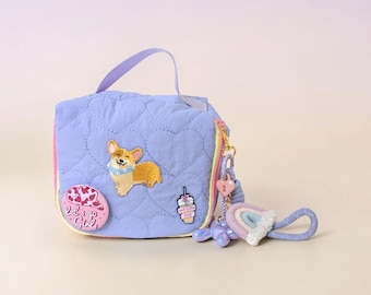 Pochette matelassée breloques fluo - corgi charms pins - idée cadeau femme voyage