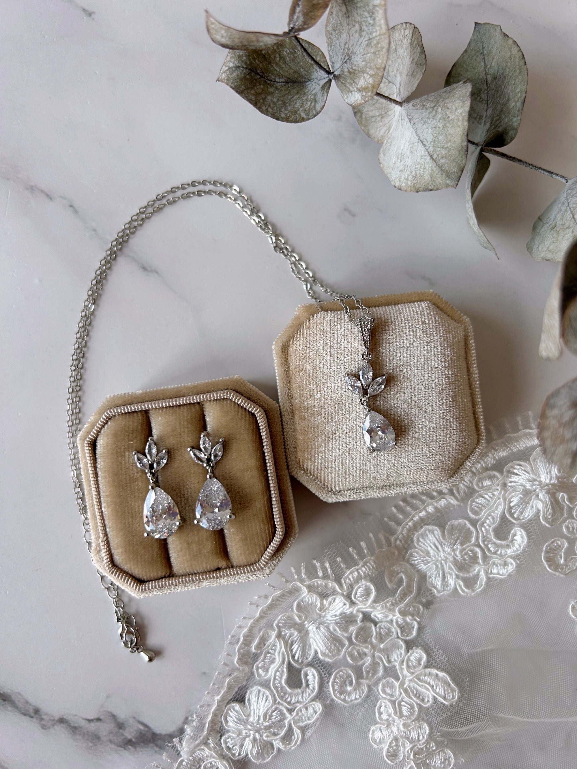 VENUS Set Floral Drop Bridal Jewelry Set Silver Wedding Necklace VENUS Set Floral Drop Bridal Jewelry Set Silver Wedding Necklace