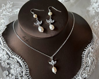 JOLIE-Set – Süßwasserperlen-Kristall-Brautschmuck-Set, Silber, Gold, Hochzeit, Ohrringe, Halskette, Armband