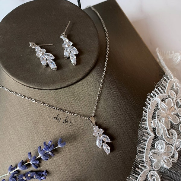 CALLA LILY set-minimalistische bruidssieraden set zilver Rose goud of goud/ketting oorbellen armband/bruidsmeisje sieraden