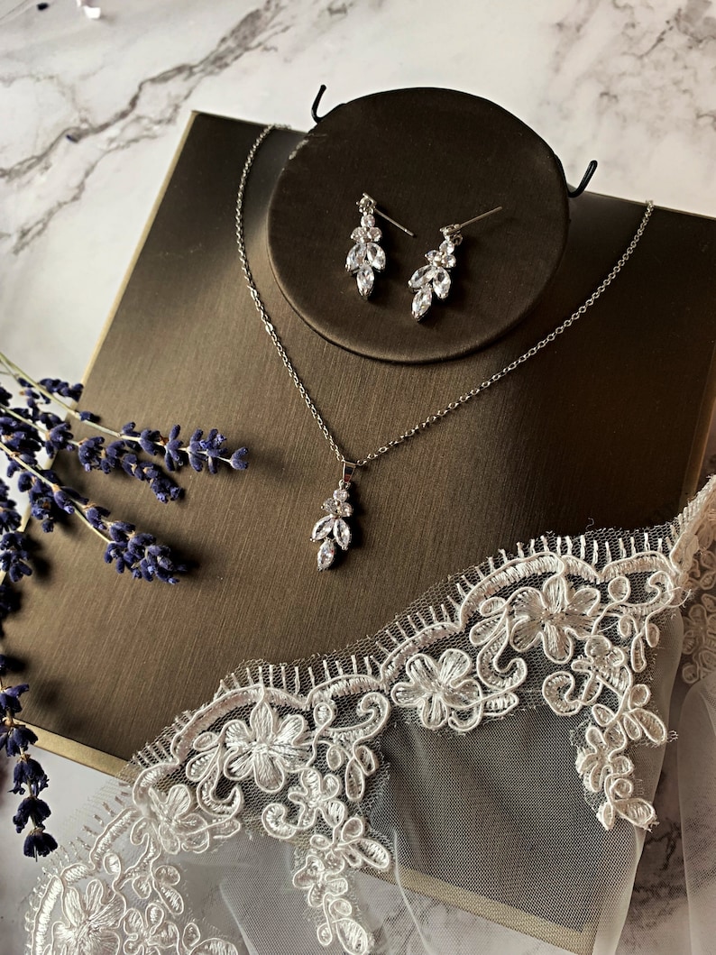CALLA LILIE Set Minimalistisches Brautschmuckset Silber Roségold oder Gold/Halskette Ohrringe Armband/Brautjungfernschmuck Bild 4