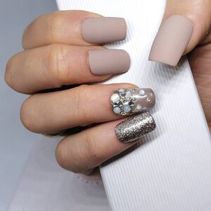 Matt Kristall Glitter Künstliche Nägel Samt Cappuccino künstliche Nägel Weiß Opal Drücken Sie auf die Nägel Kleber auf die Nägel Pressons Strassnägel Kleben auf