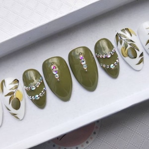 Olive Green fake nails • Aurora crystals Leafs Press on nails • Rhinestones false nails • glue on nails • stick on nails • pressons