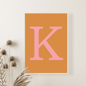 Impresión de arte de letras personalizada, póster inicial personalizado, arte de pared naranja rosa, impresión tipográfica, póster retro de letras personalizadas, decoración del hogar vintage