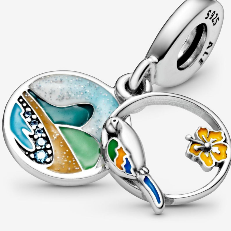  Pandora Beach Chair Charm for Large Space