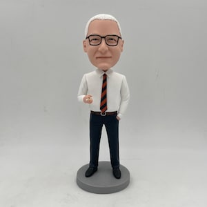 Customized bobbleheads,gifts for fathers,best friends,weddings,birthdays and anniversaries,bobblehead for car,bobblehead doll custom