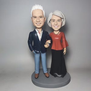 Para z kiwającą głową, topper na tort weselny, figurka z kiwającą głową, niestandardowe toppery na tort weselny, niestandardowe figurki ślubne, prezenty rocznicowe