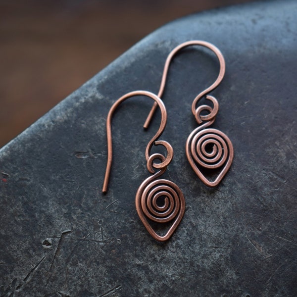 Spiral Ohrringe aus Kupfer, klein, keltischer Schmuck