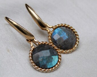Pendientes de labradorita, chapado en oro, pendientes de plata de ley, pendientes colgantes, pendientes redondos, pendientes de declaración, pendientes de labradorita natural