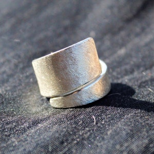 Silver wrap ring, 925 sterling silver ring, solid silver ring, wide band ring, everyday ring, spiral ring, Cocktail Ring, Statement Ring