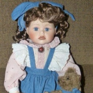 YESTERDAY&#39;S CHILD The Boyds Collection Laura First Day of School 16”  1998  #4903