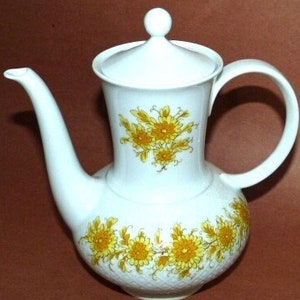 SELTMANN WEIDEN Coffee Pot Annabell Series Yellow Orange Flowers Dotted Diamonds Pattern Bavaria W. Germany 8.75”