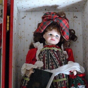 CAROLE The Childhood Memories Collection Chris Miller The Story of I Remember Christmas COA Porcelain Limited Edition 466 / 2000