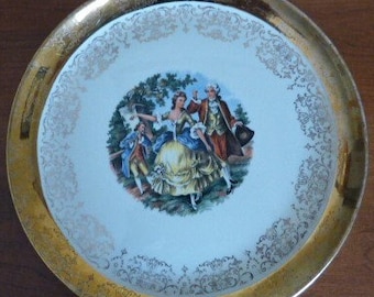 SABIN Crest-O-Gold Dinner Plate Warranted 22K Colonial American Courting Couple 10”