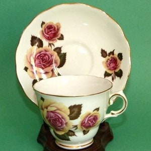 ROYAL VALE Teacup Coffee Cup & Saucer Set Yellow Roses Gold Accents Scalloped Footed Bone China Made In England