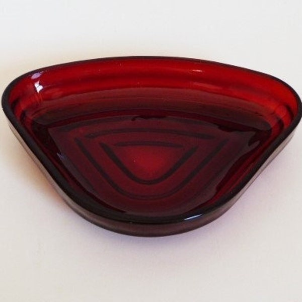 ANCHOR HOCKING Manhattan Ruby Red Triangle Relish Dish Inserts 4.5” x 6” x 1”