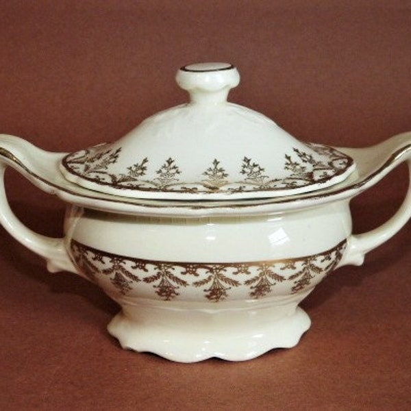 The EDWIN M. KNOWLES China Co. Lidded Two Handled Sugar Bowl Cream Gold Garland Footed Made In USA 4” x 6.75” x 4” 1940’s