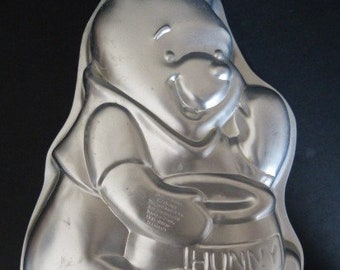 WILTON Cake Pan WINNIE The POOH “Hunny” Disney 1995 Indonesia 2105-3000